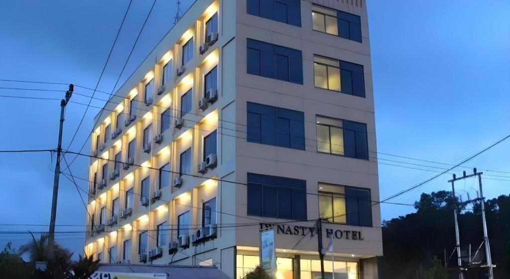 Hotel Dynasty Tarakan Exteriör bild