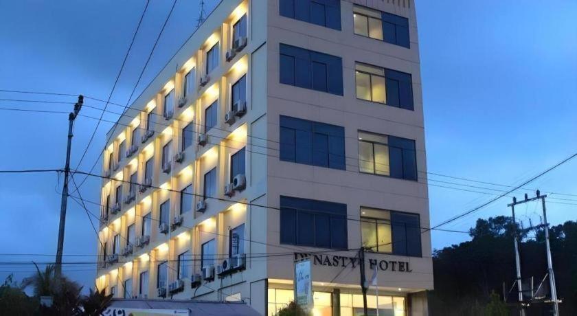 Hotel Dynasty Tarakan Exteriör bild