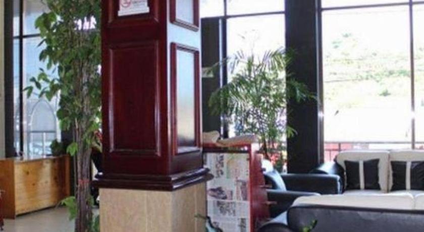 Hotel Dynasty Tarakan Exteriör bild