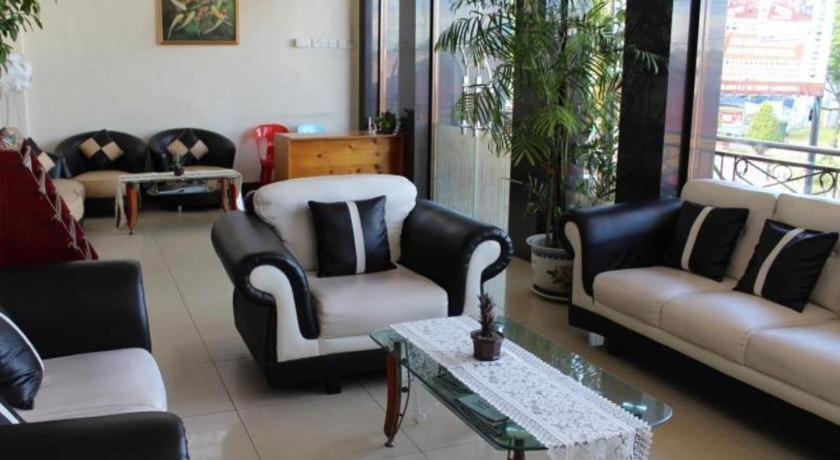 Hotel Dynasty Tarakan Exteriör bild