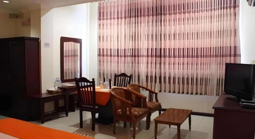 Hotel Dynasty Tarakan Exteriör bild